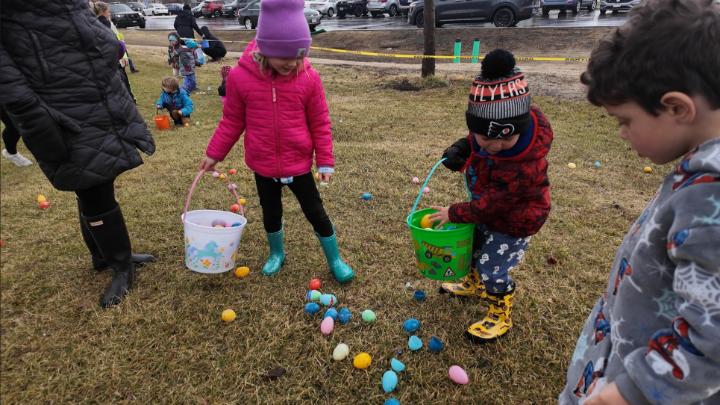 Thumbnail image for Mounds View Egg Hunt